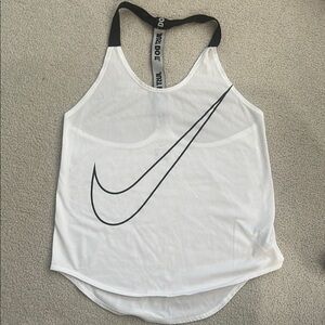 Nike Women's White Tank Top sz. Small